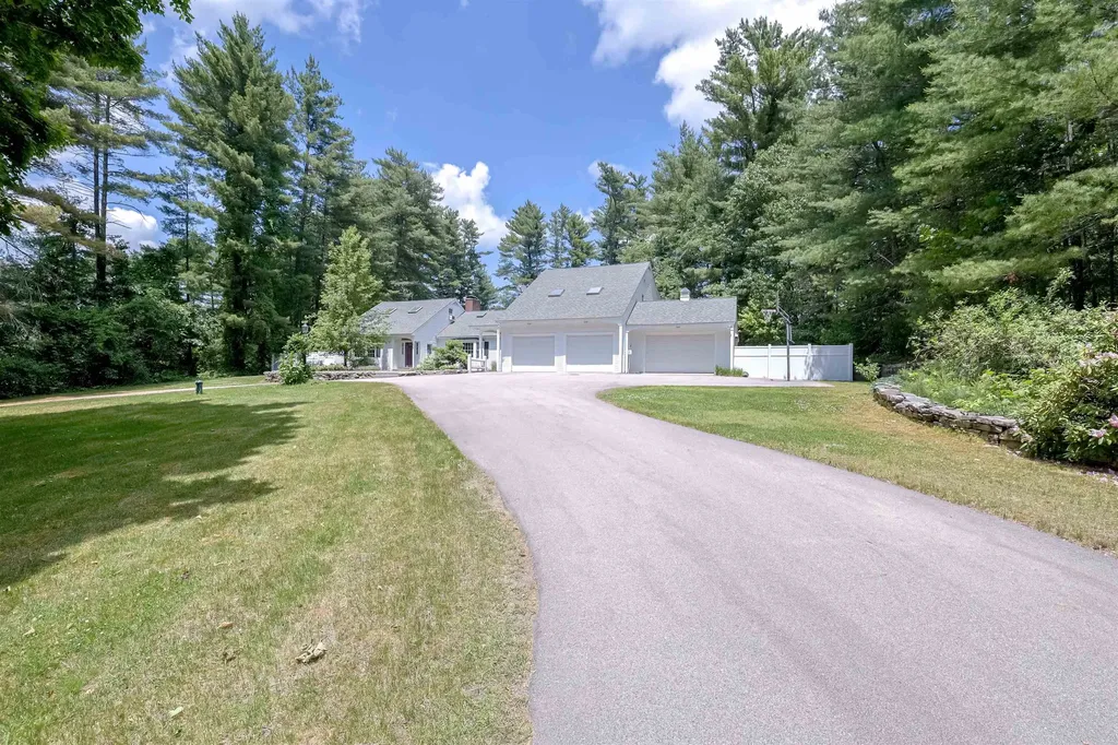 15 Pinewood Drive Amherst NH 03031