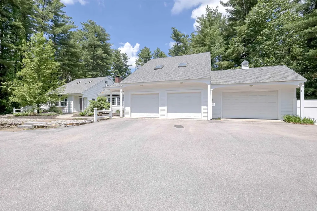 15 Pinewood Drive Amherst NH 03031