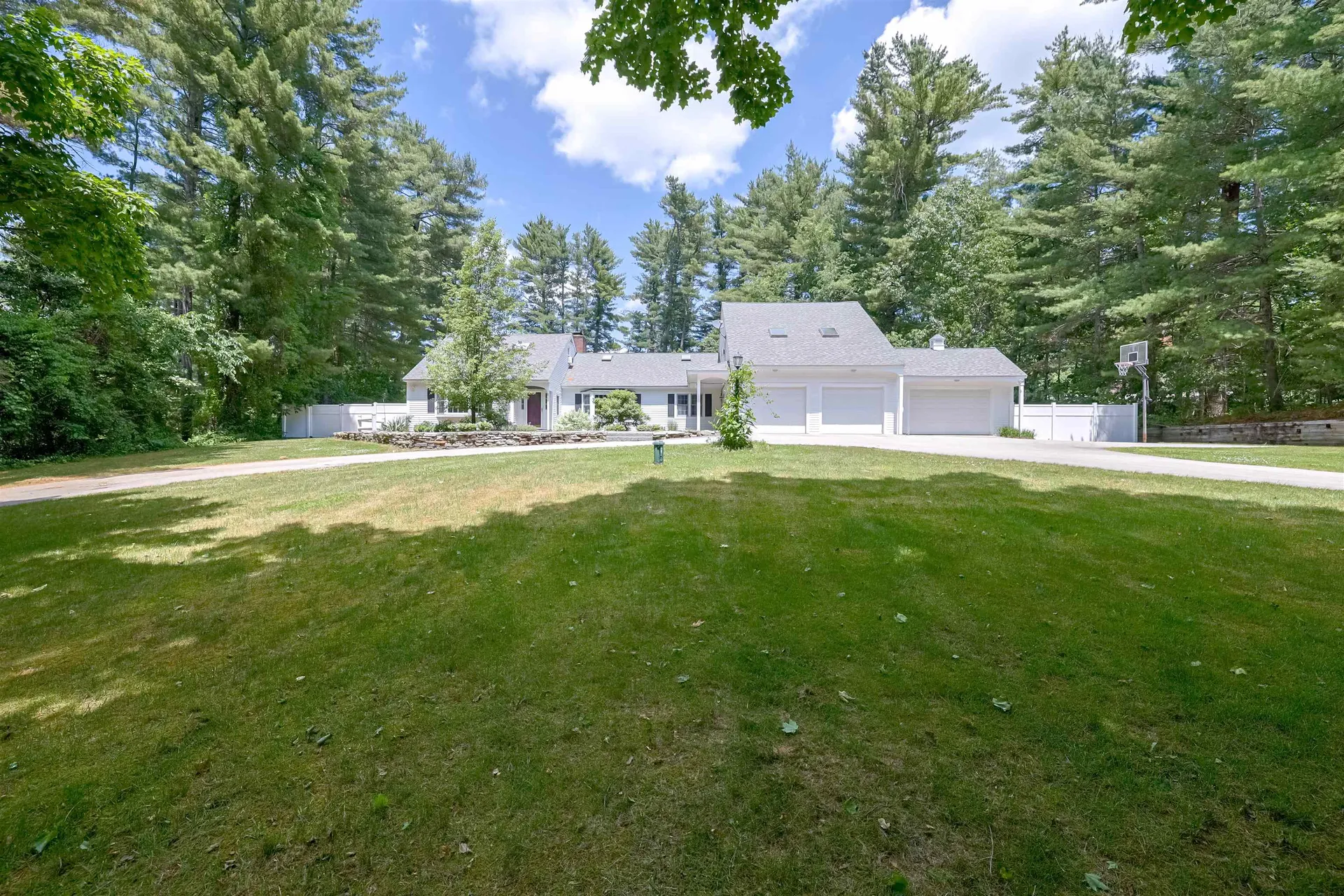 15 Pinewood Drive Amherst NH 03031