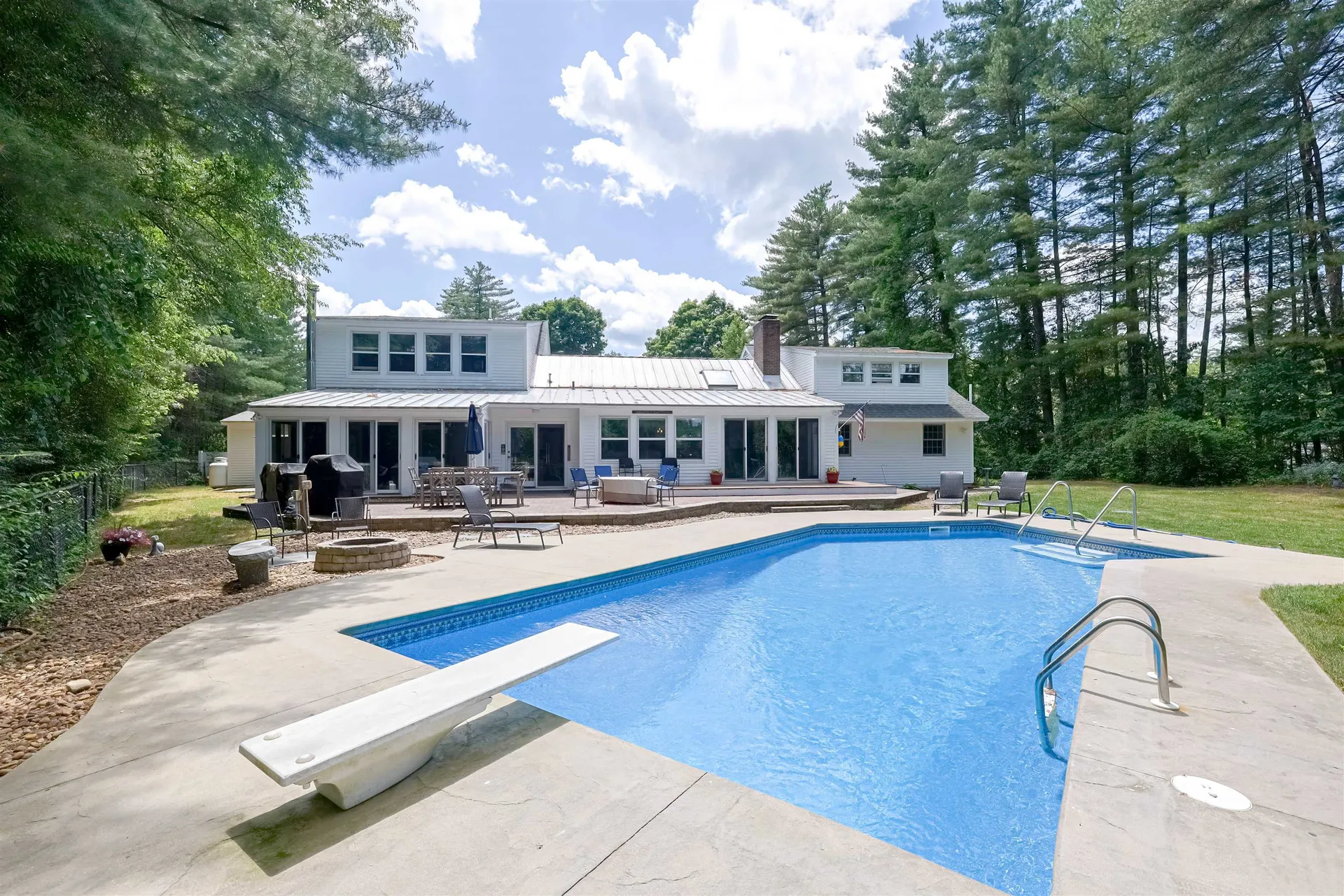 15 Pinewood Drive Amherst NH 03031