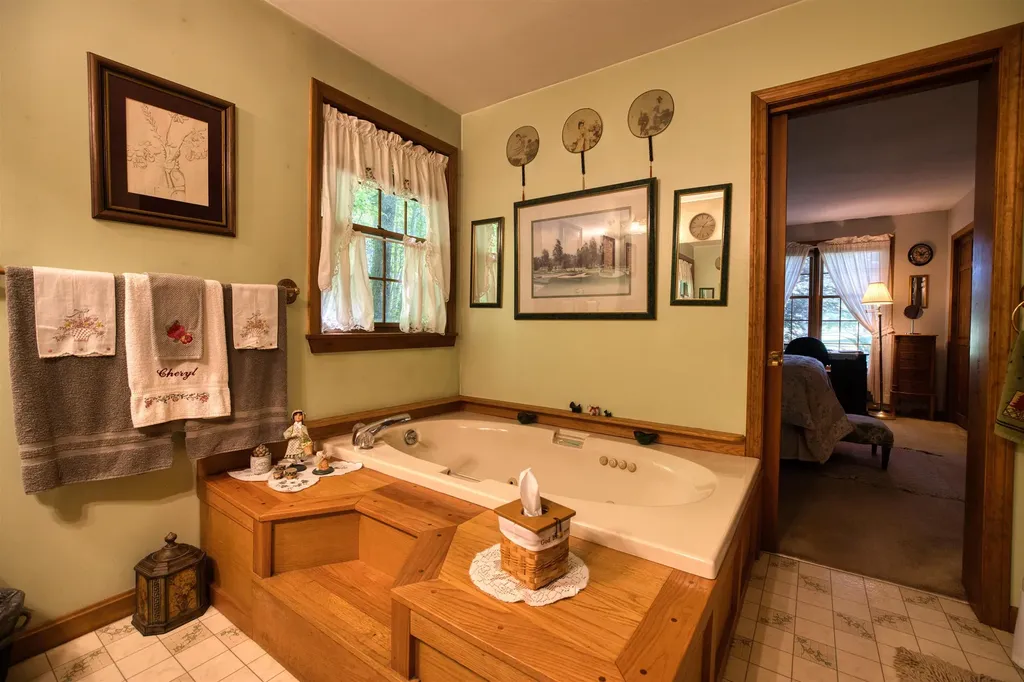41 Captain Lovewell Lane Ossipee NH 03814