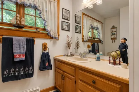 41 Captain Lovewell Lane Ossipee NH 03814