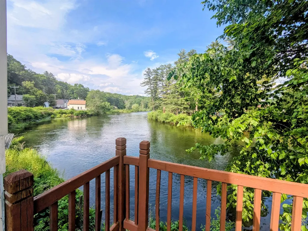 107 West Bow Street Franklin NH 03235