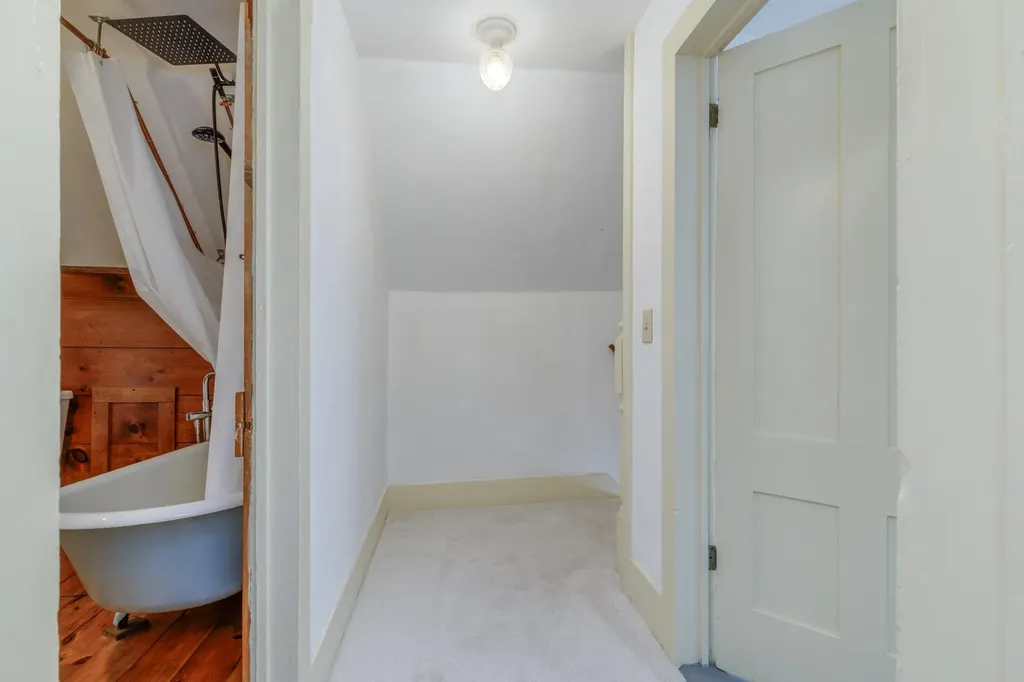 53 Butler Street Hillsborough NH 03244