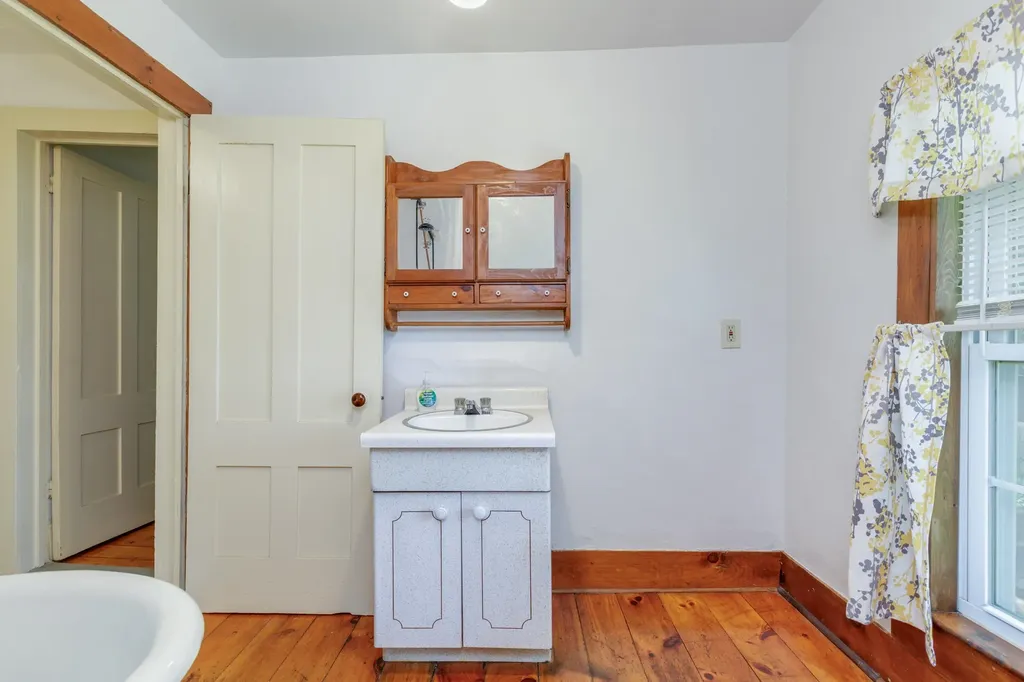 53 Butler Street Hillsborough NH 03244