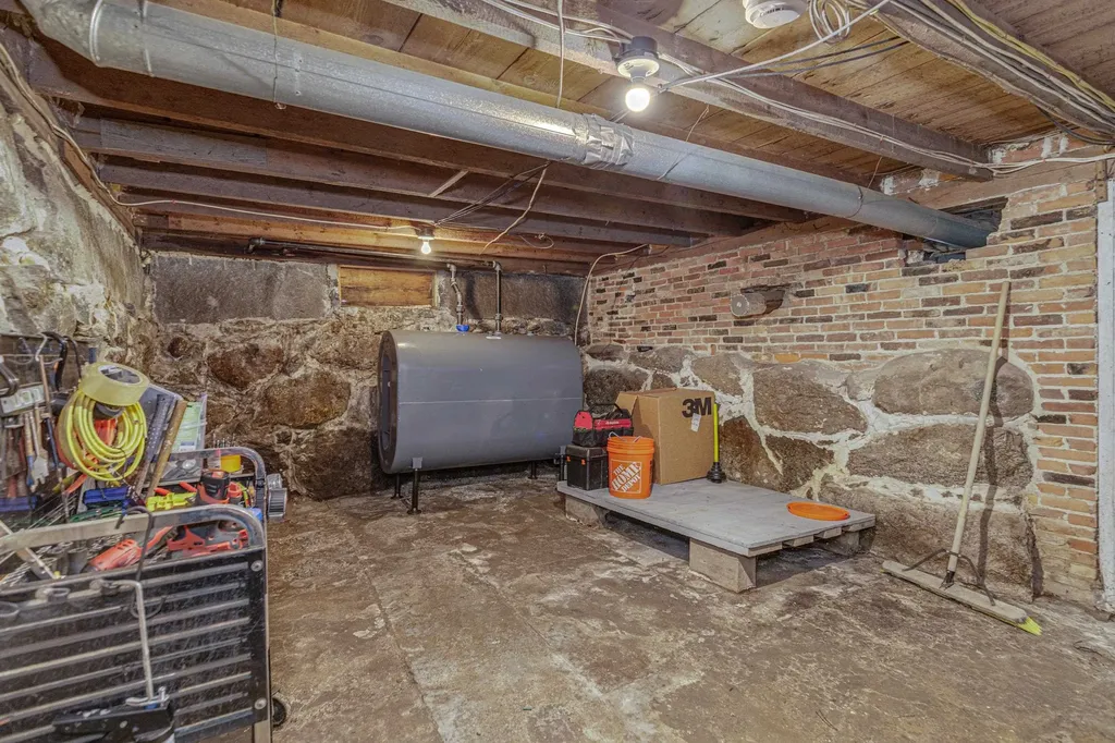 53 Butler Street Hillsborough NH 03244