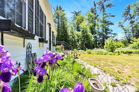 21 Burke Road Peterborough NH 03458