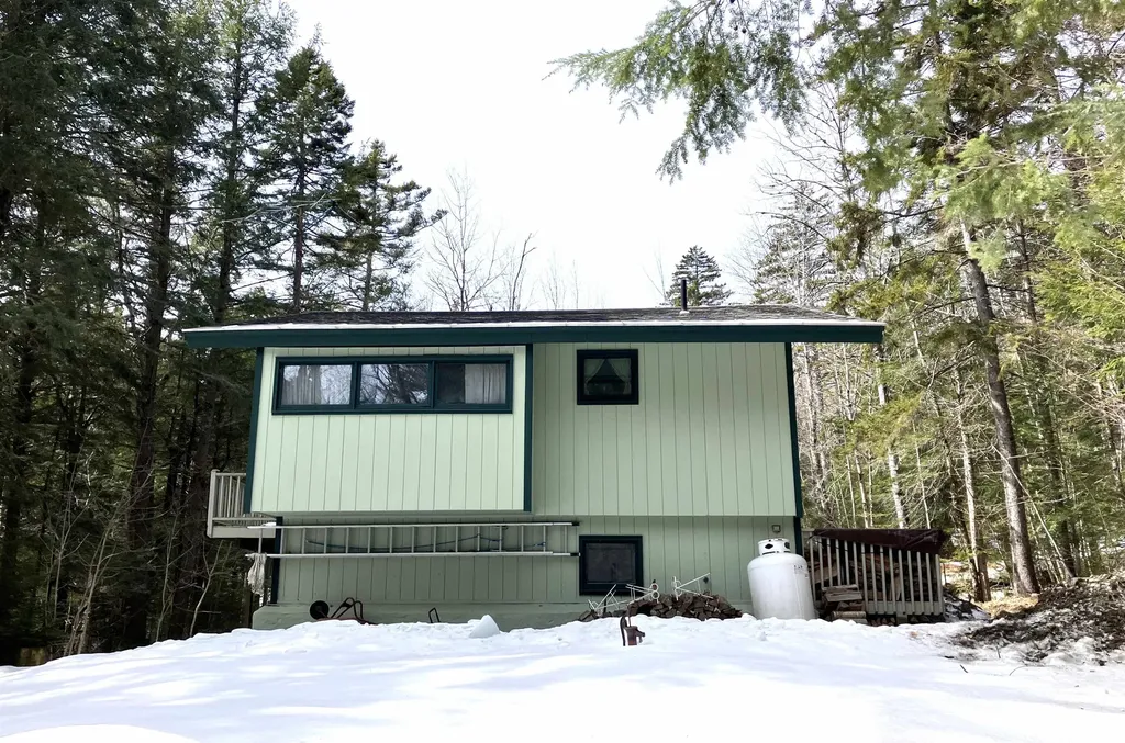 40 Arctic Circle Wilmington VT 05363