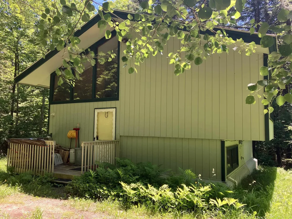 40 Arctic Circle Wilmington VT 05363