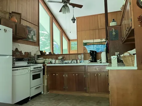 40 Arctic Circle Wilmington VT 05363