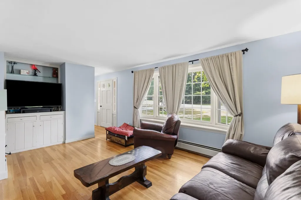 13 William Circle Stratham NH 03885