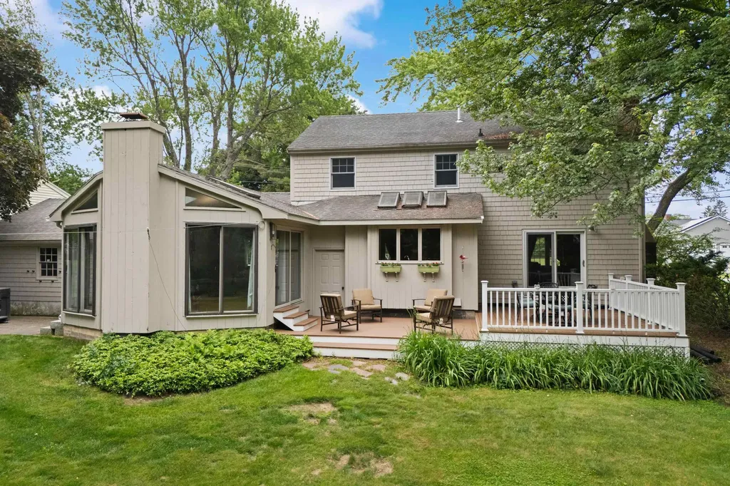 13 William Circle Stratham NH 03885