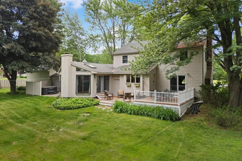 13 William Circle Stratham NH 03885