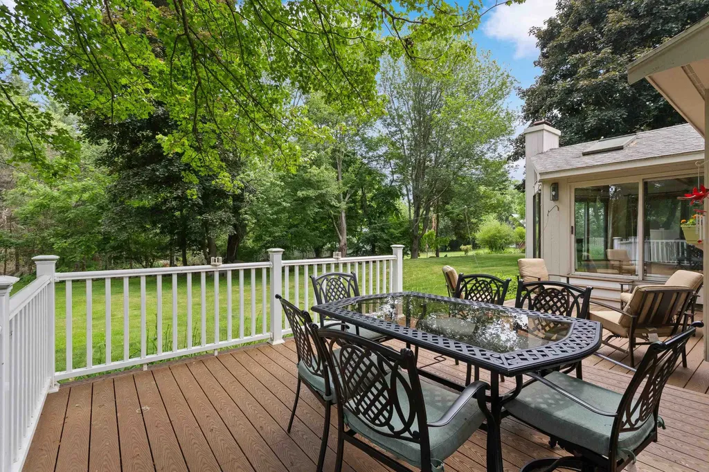 13 William Circle Stratham NH 03885