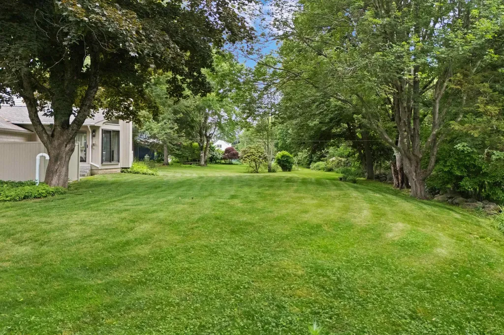13 William Circle Stratham NH 03885