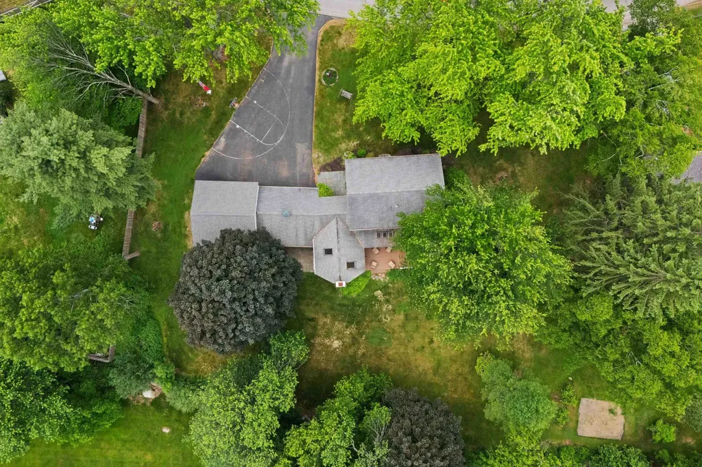 13 William Circle Stratham NH 03885