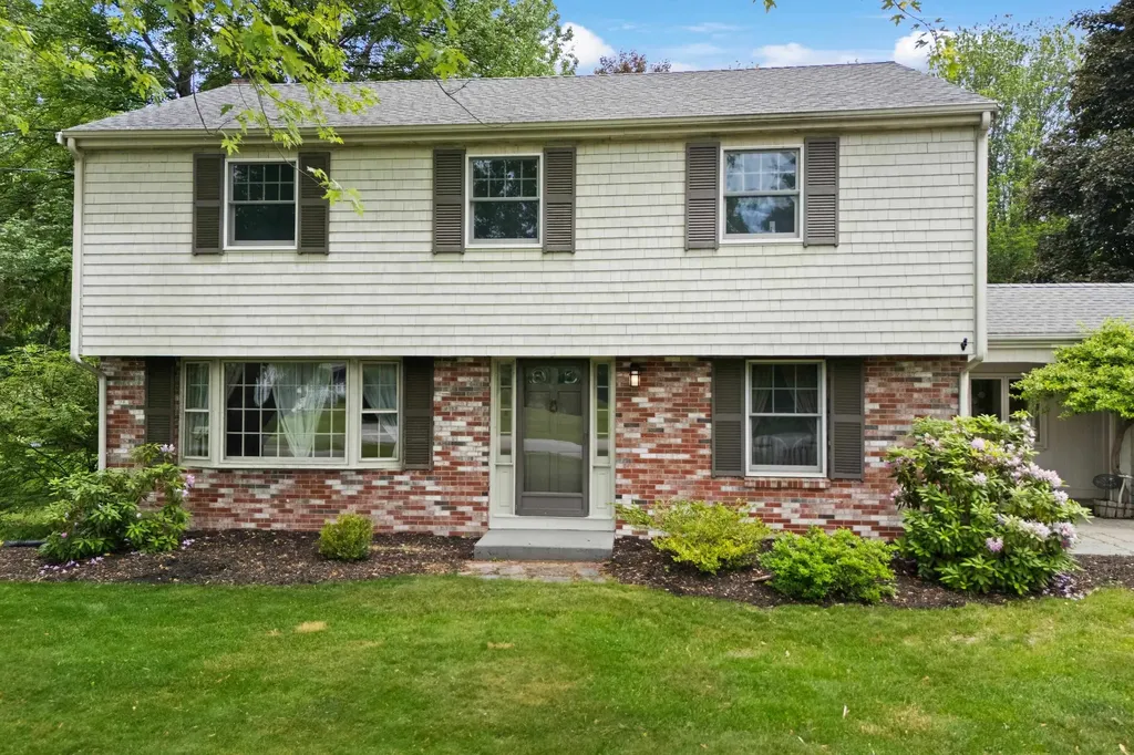 13 William Circle Stratham NH 03885