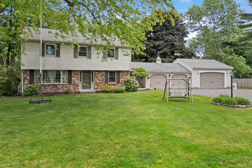 13 William Circle Stratham NH 03885