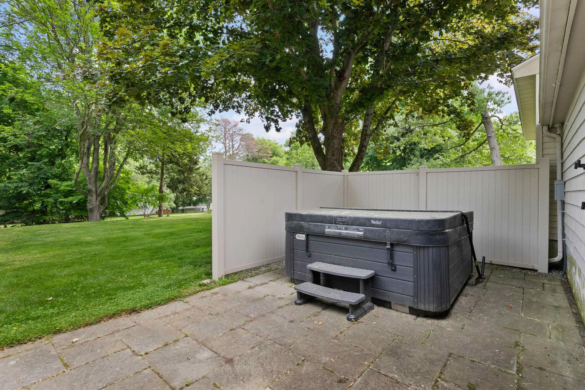 13 William Circle Stratham NH 03885