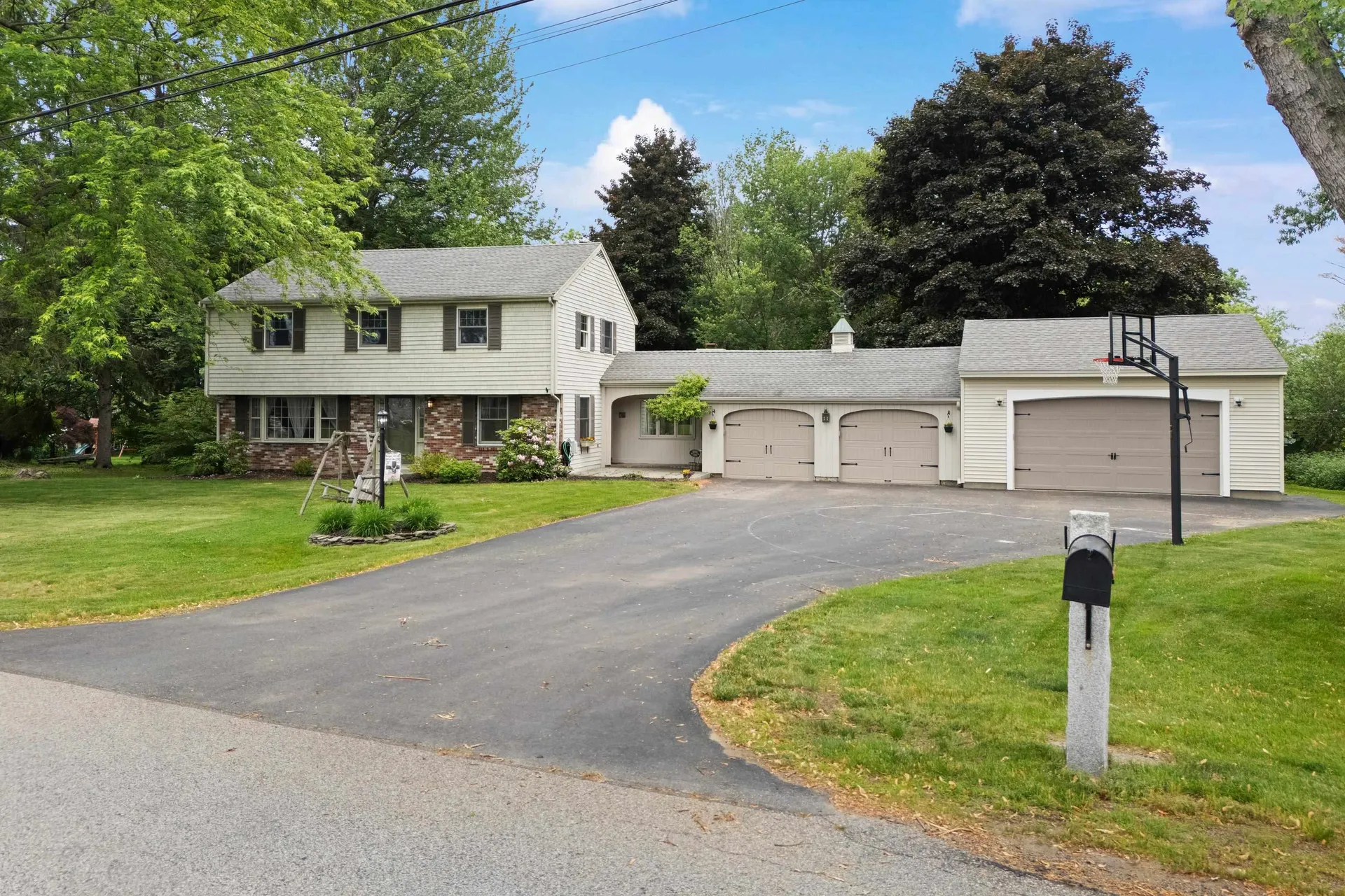 13 William Circle Stratham NH 03885