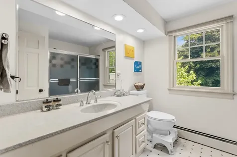 13 William Circle Stratham NH 03885