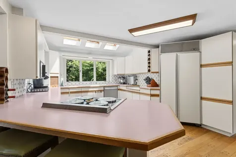 13 William Circle Stratham NH 03885