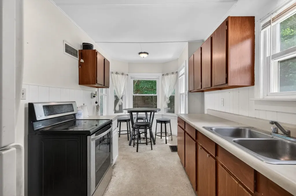 560 Sunapee Street Newport NH 03773