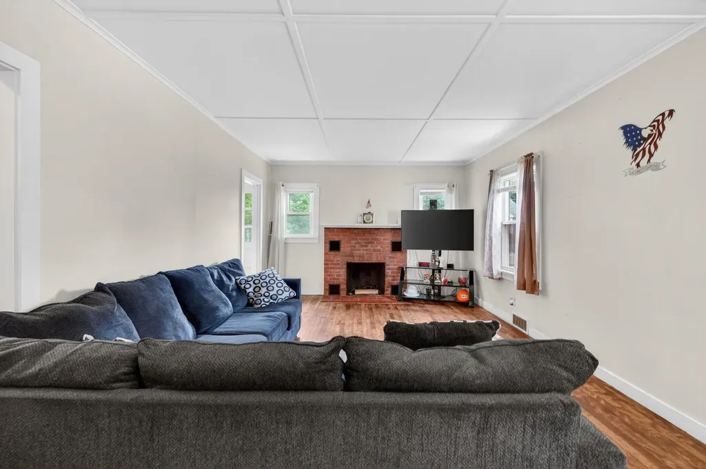 560 Sunapee Street Newport NH 03773