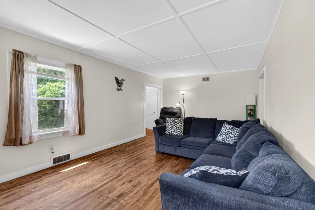 560 Sunapee Street Newport NH 03773