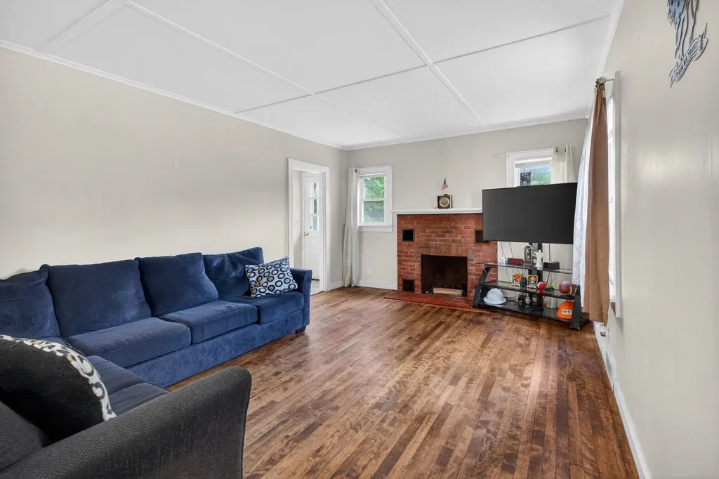 560 Sunapee Street Newport NH 03773