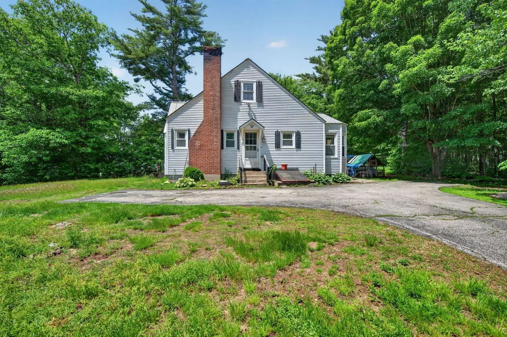 560 Sunapee Street Newport NH 03773