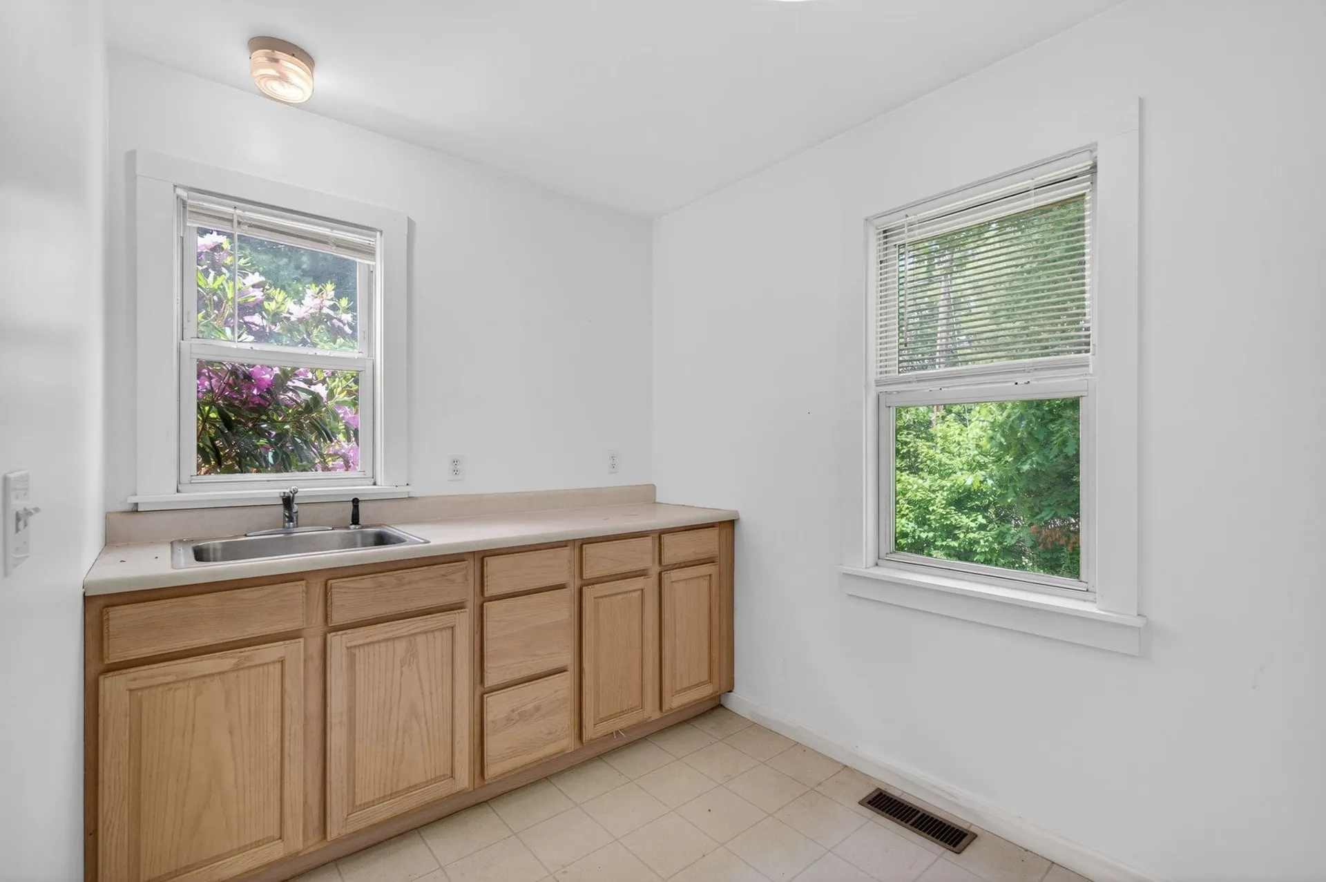 560 Sunapee Street Newport NH 03773