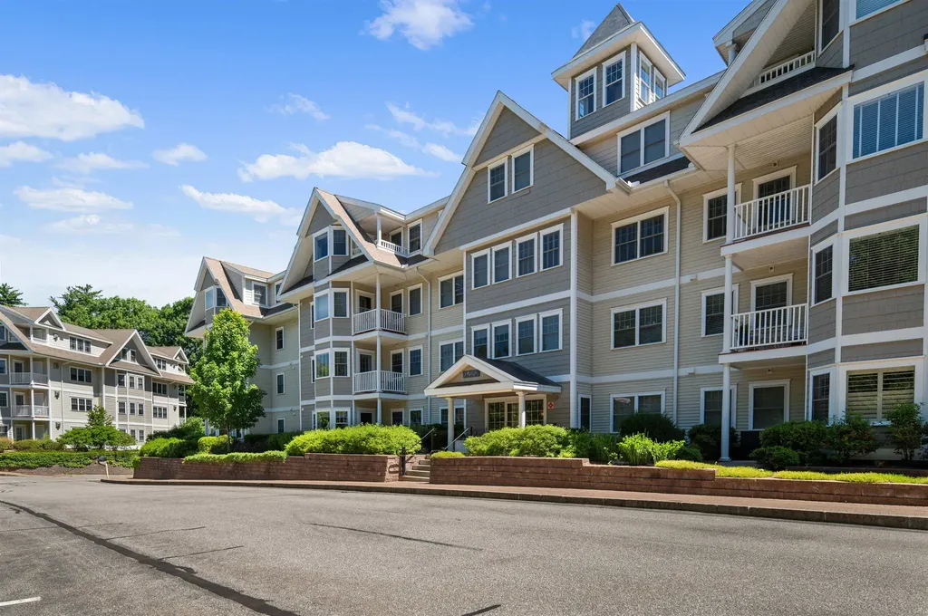 4 Sterling Hill Lane Exeter NH 03833