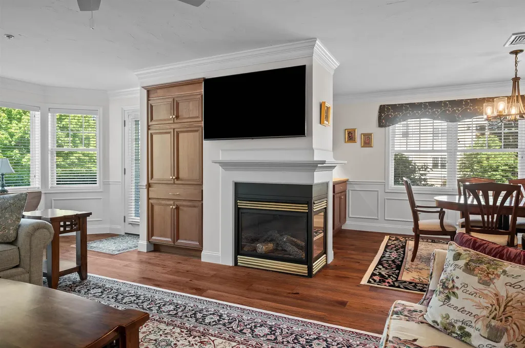 4 Sterling Hill Lane Exeter NH 03833
