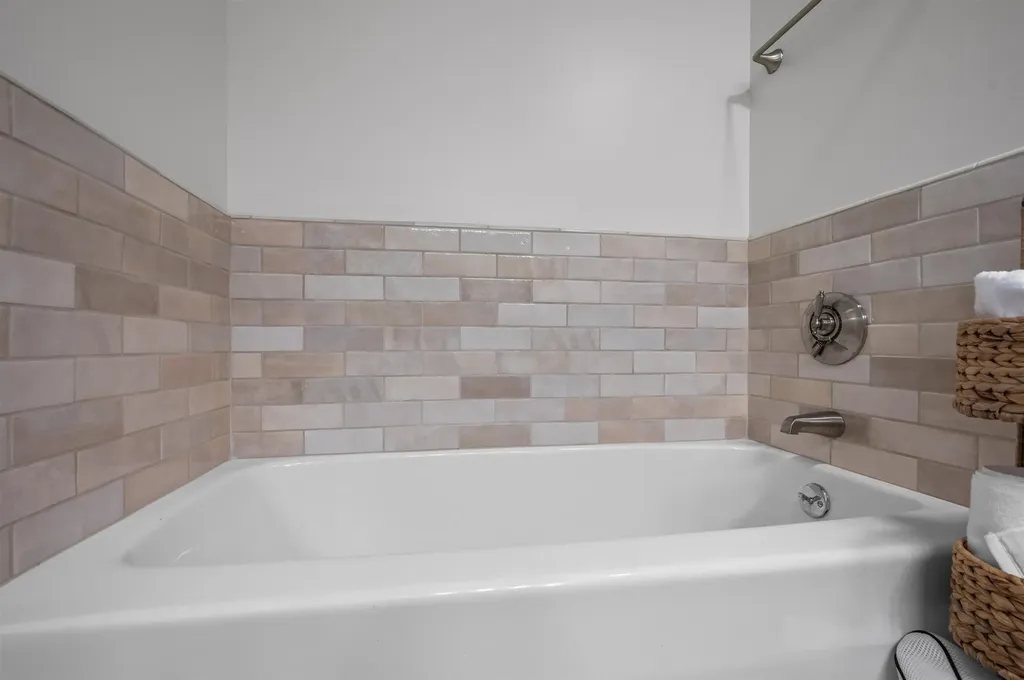 4 Sterling Hill Lane Exeter NH 03833