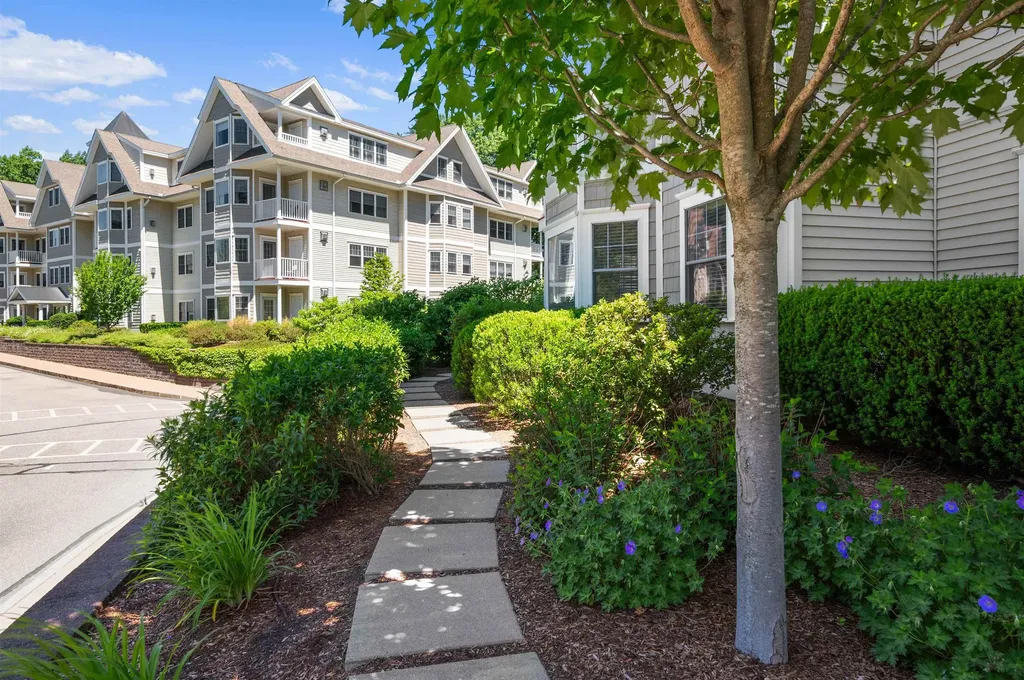 4 Sterling Hill Lane Exeter NH 03833