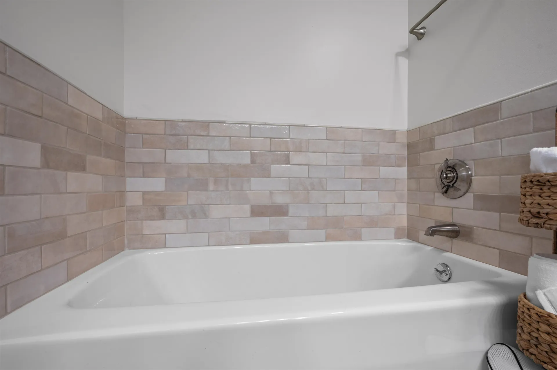 4 Sterling Hill Lane Exeter NH 03833