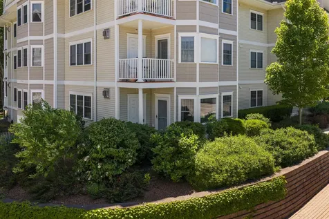 4 Sterling Hill Lane Exeter NH 03833