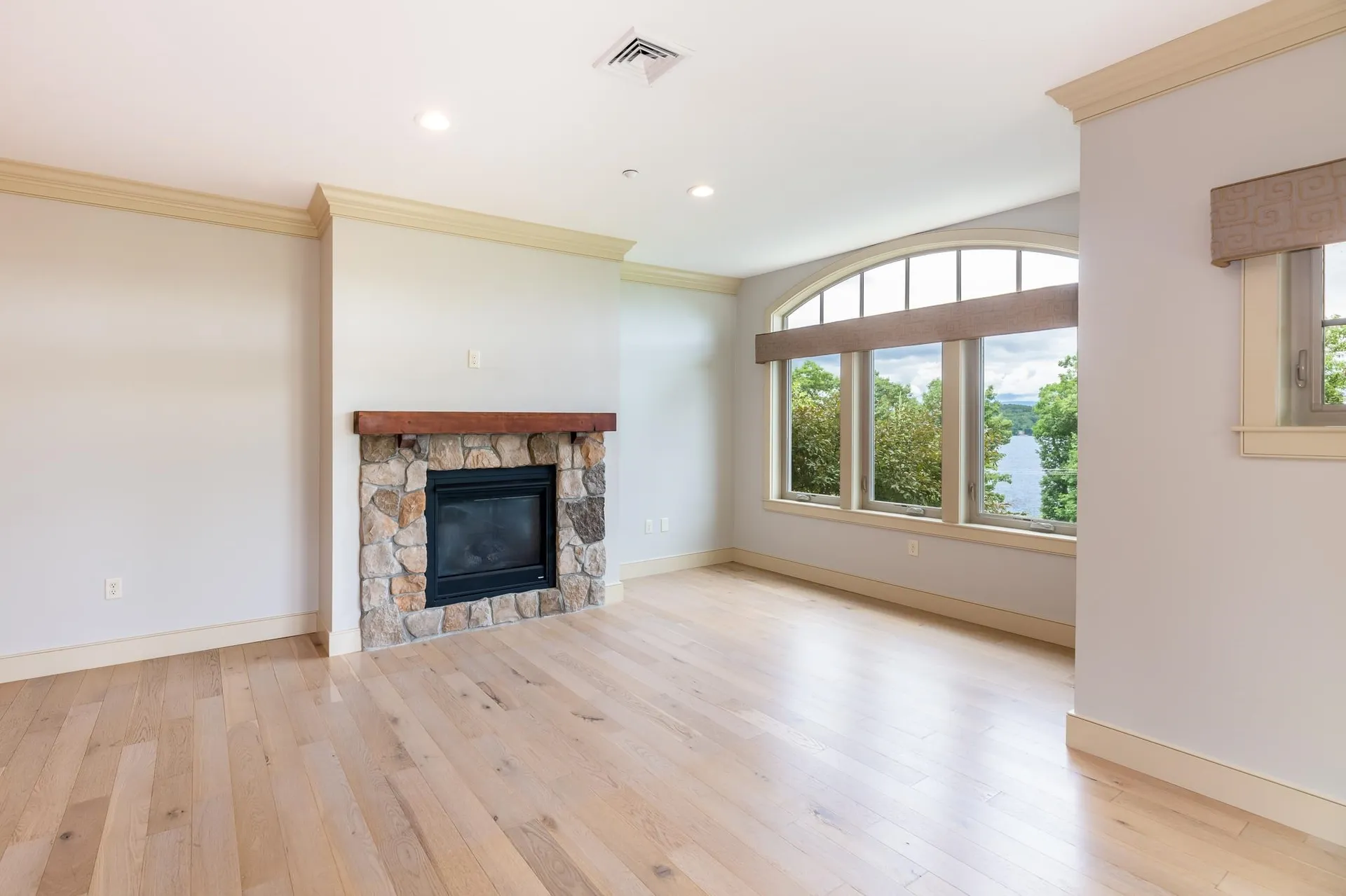 616 Scenic Road Laconia NH 03246