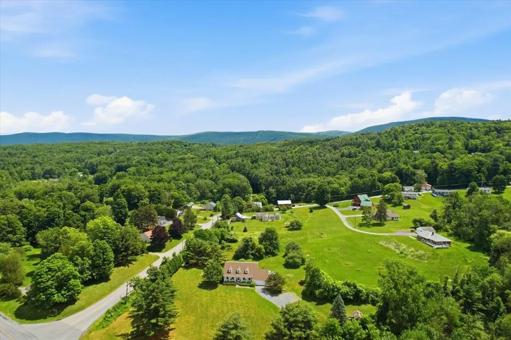 3287 Route 7 Route Pownal VT 05261