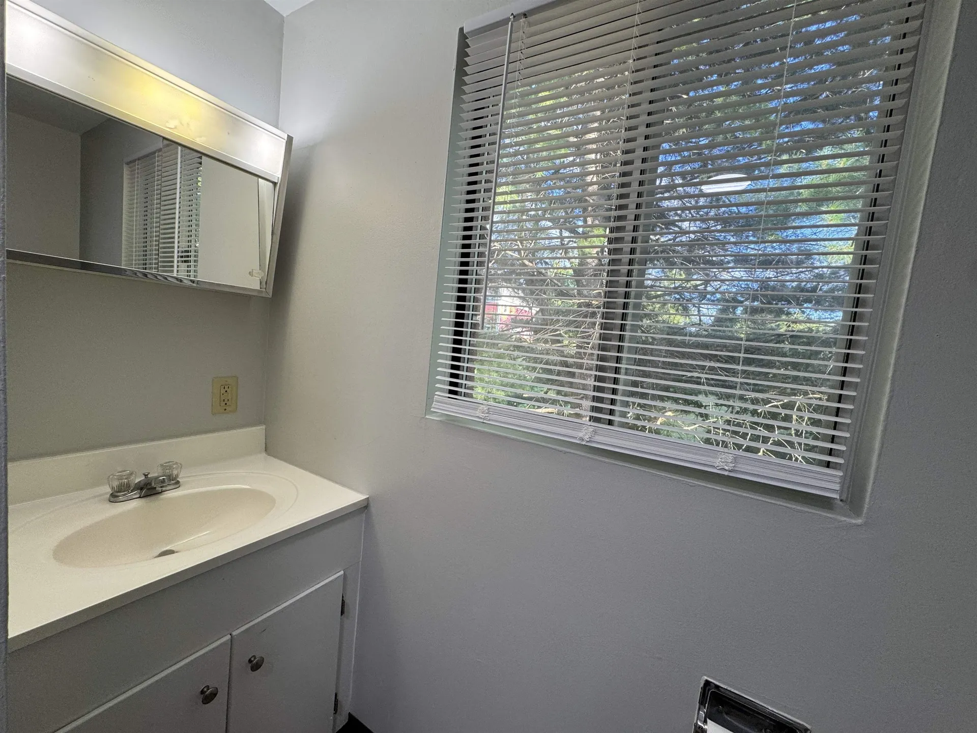 93 West Street Milford NH 03055