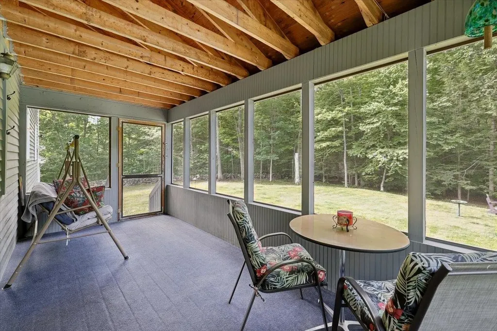 17 Almeda Lane Hooksett NH 03106