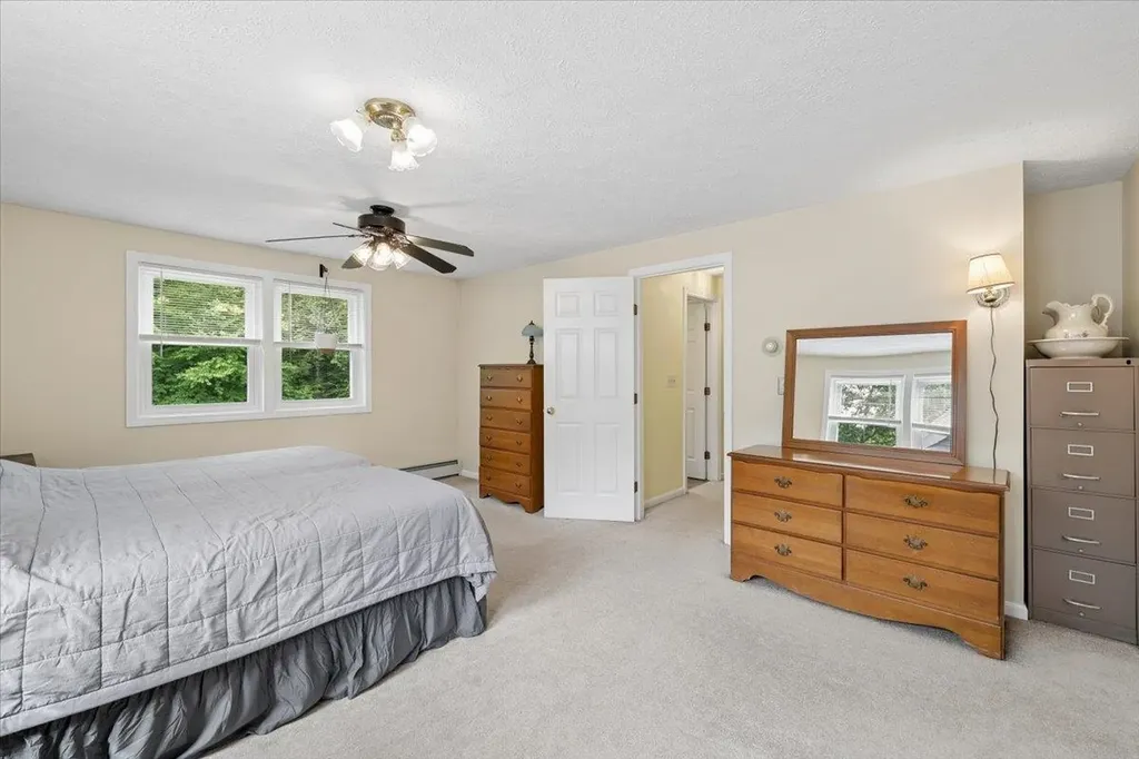 17 Almeda Lane Hooksett NH 03106