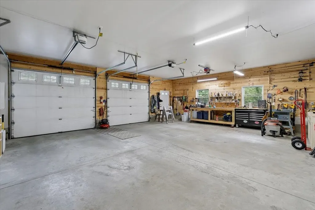 17 Almeda Lane Hooksett NH 03106