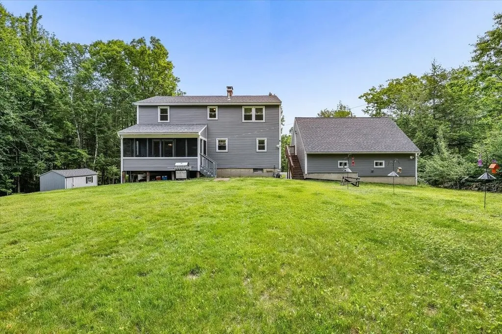 17 Almeda Lane Hooksett NH 03106