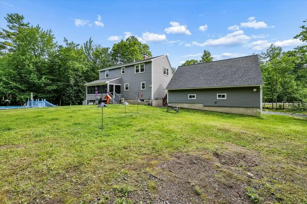 17 Almeda Lane Hooksett NH 03106