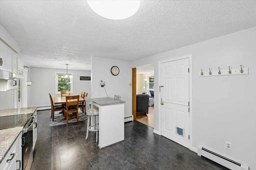 17 Almeda Lane Hooksett NH 03106
