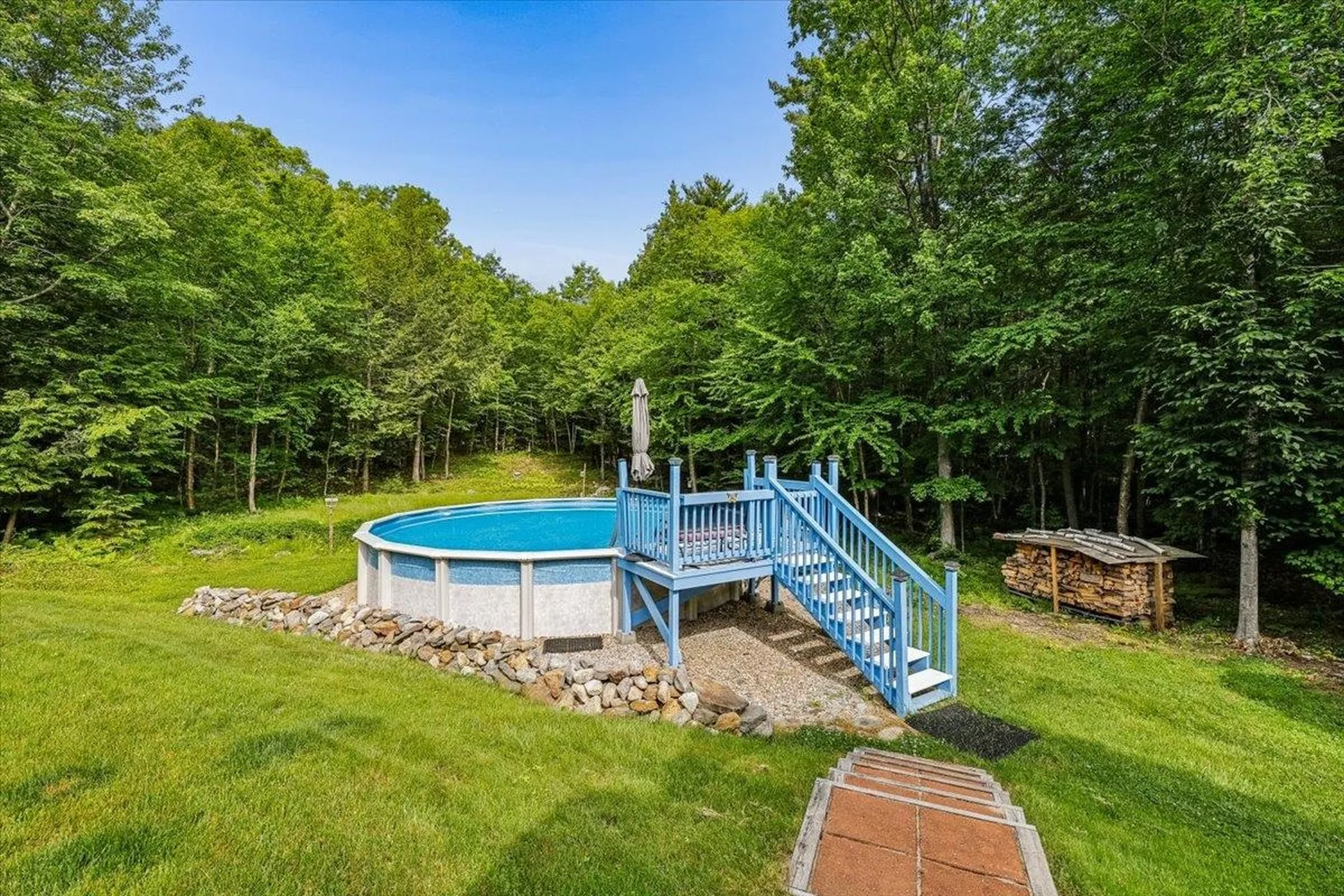 17 Almeda Lane Hooksett NH 03106