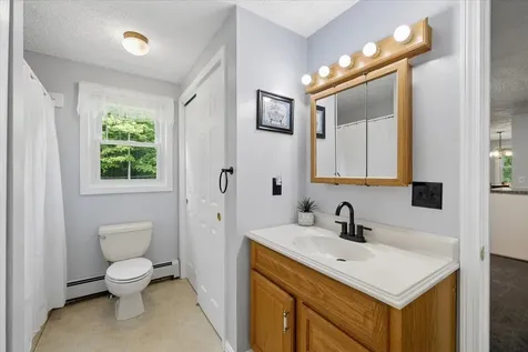 17 Almeda Lane Hooksett NH 03106