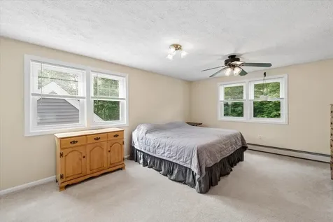 17 Almeda Lane Hooksett NH 03106